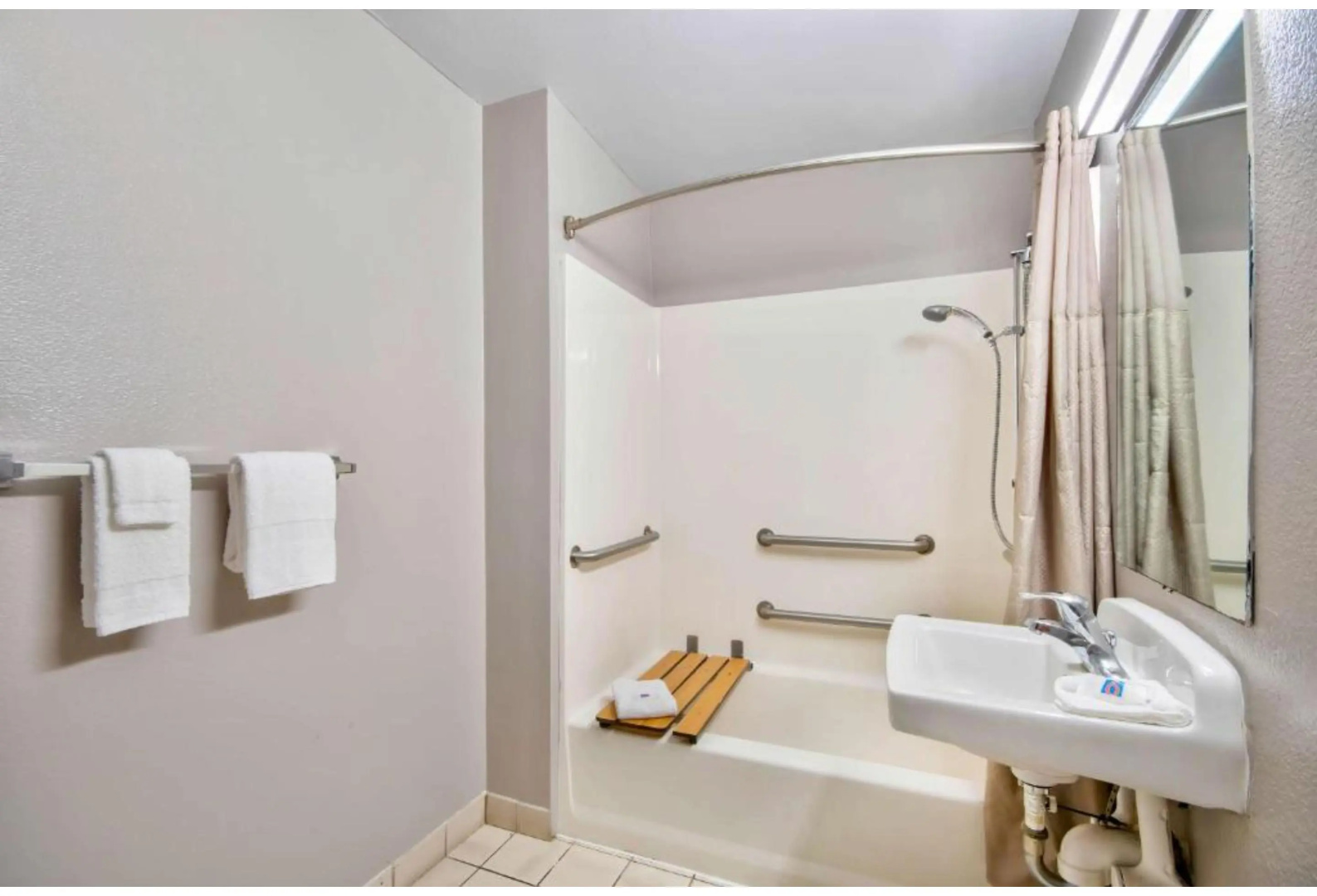 Photo - Motel 6 Austin, TX - North