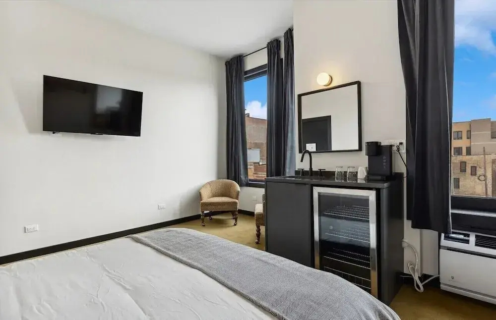 Photo - Logan Square SRO Hotel