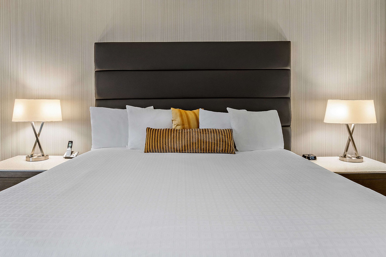 Photo - Best Western Premier Calgary Plaza Hotel & Conference Centre