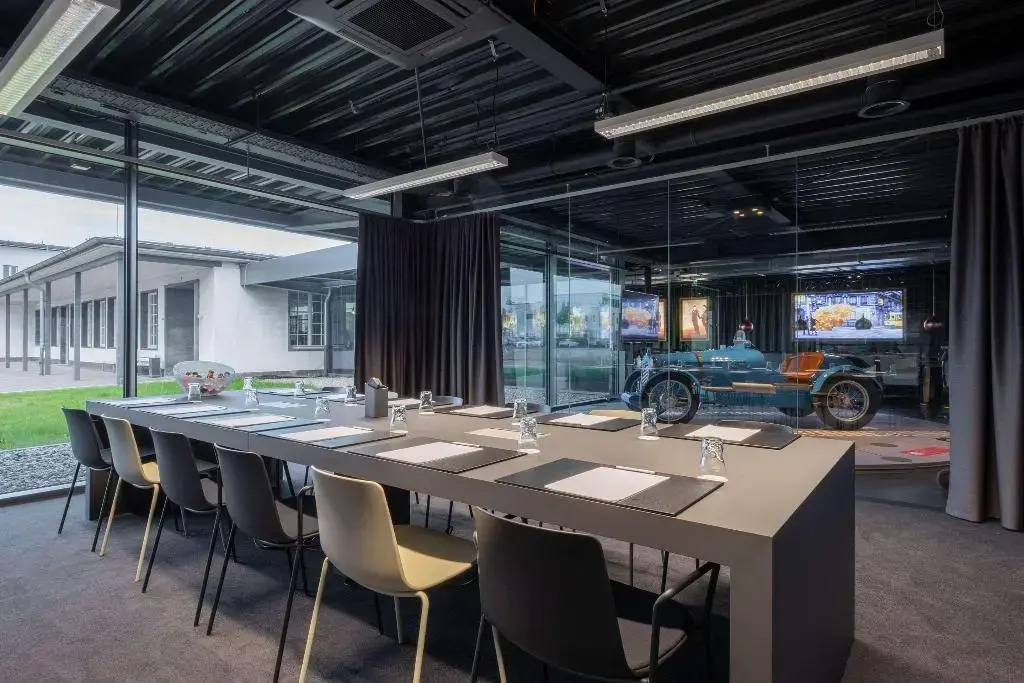 Foto - V8 Hotel Köln at MOTORWORLD