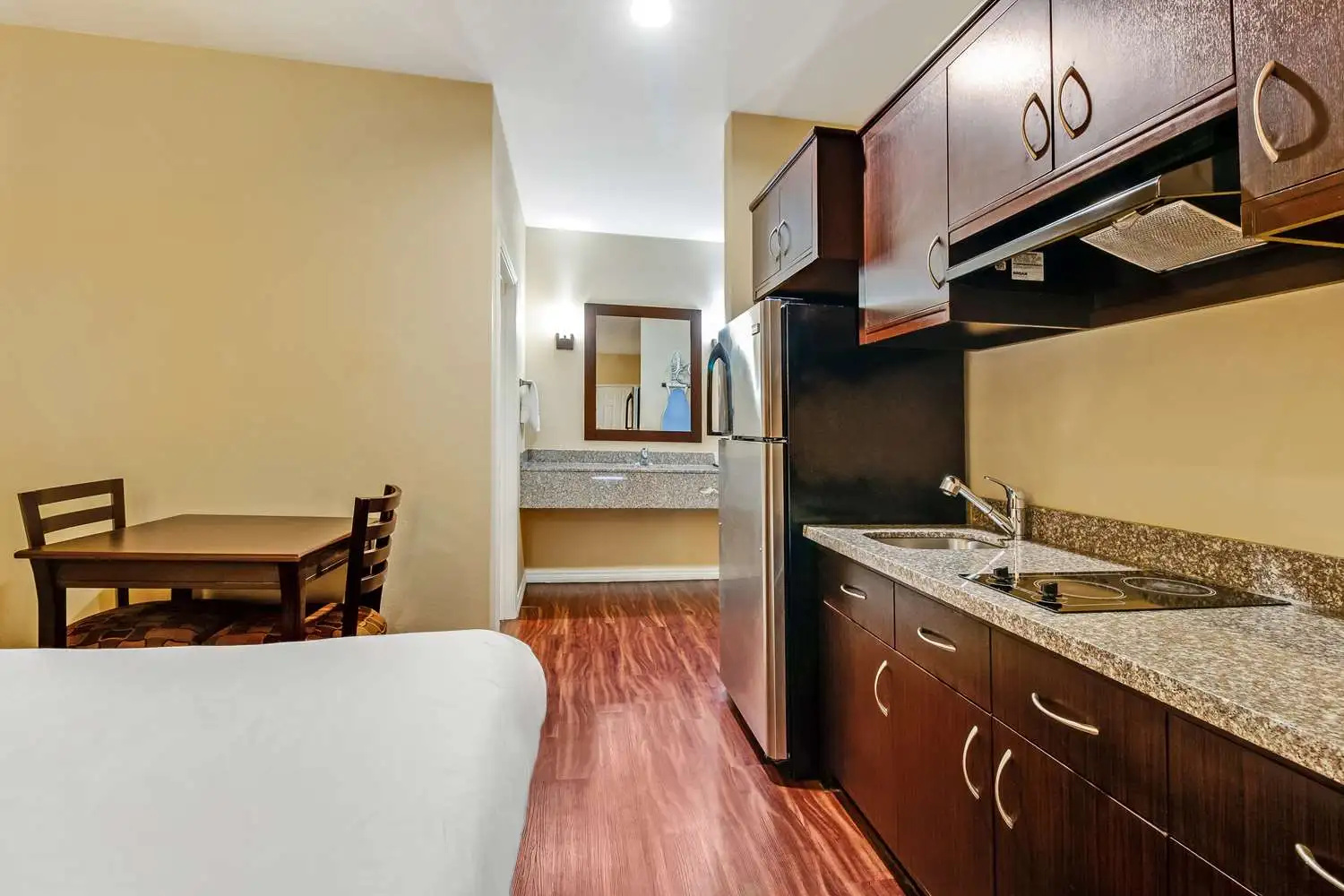 Foto - Americas Best Value Inn Houston at FM 529