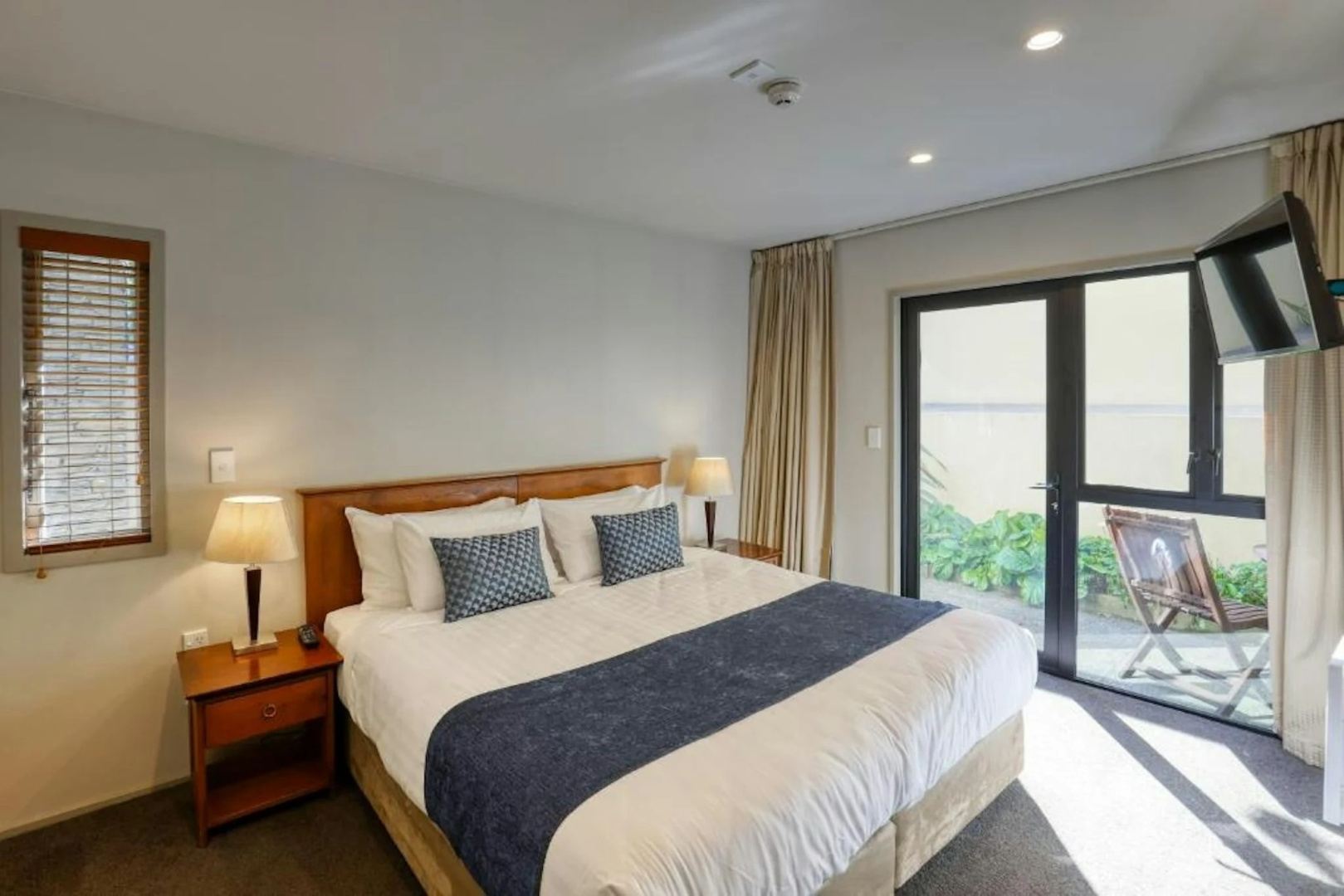 Photo - Garden Court Suites And Apartments