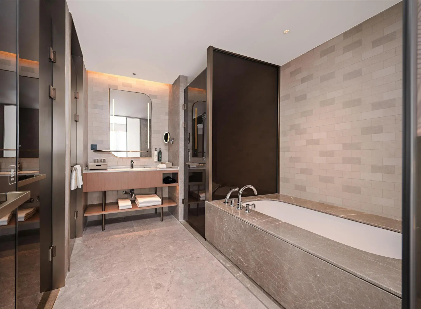 Foto - Hilton Garden Inn Chengdu East Railway Station