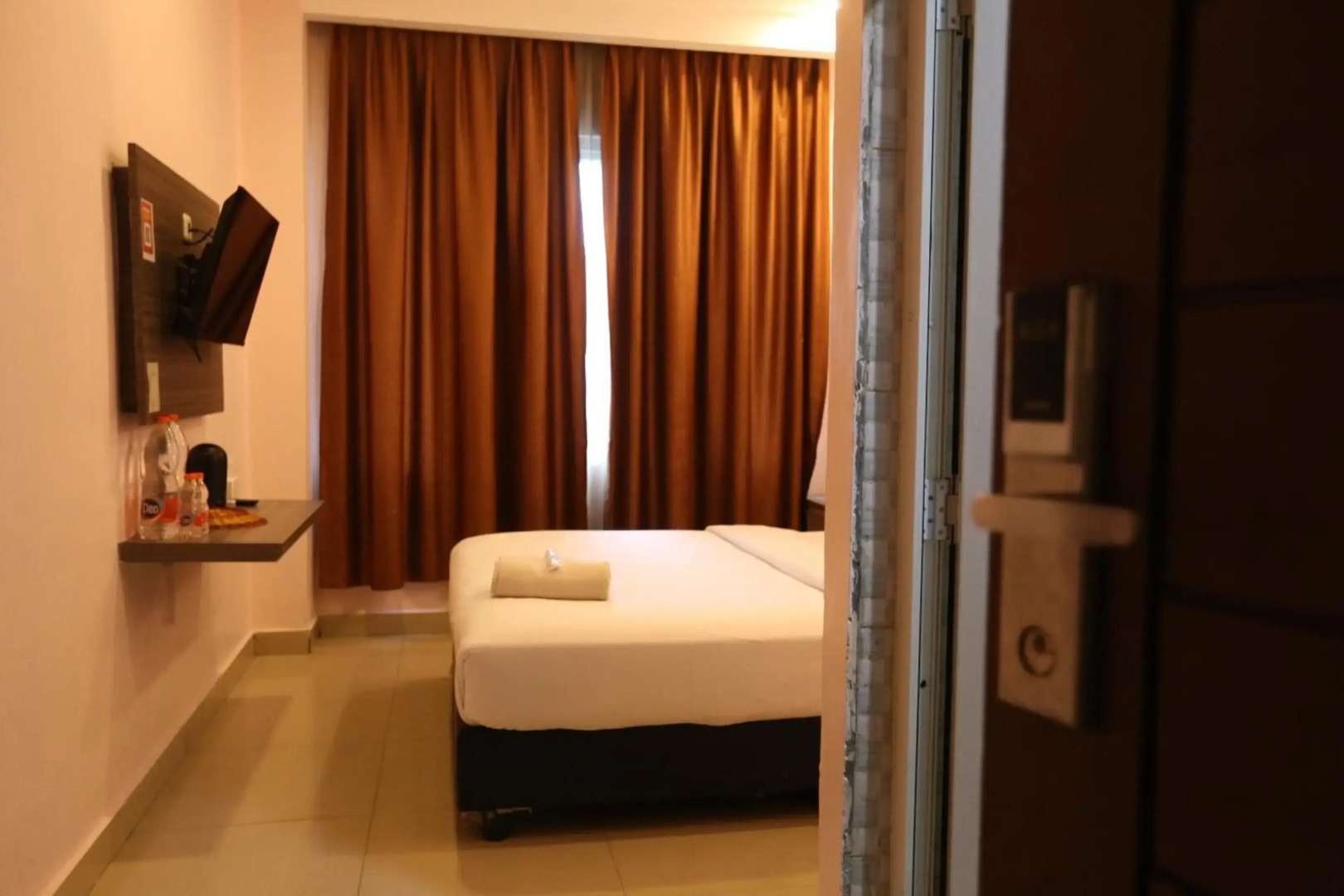 Photo - De'Tonga Hotel