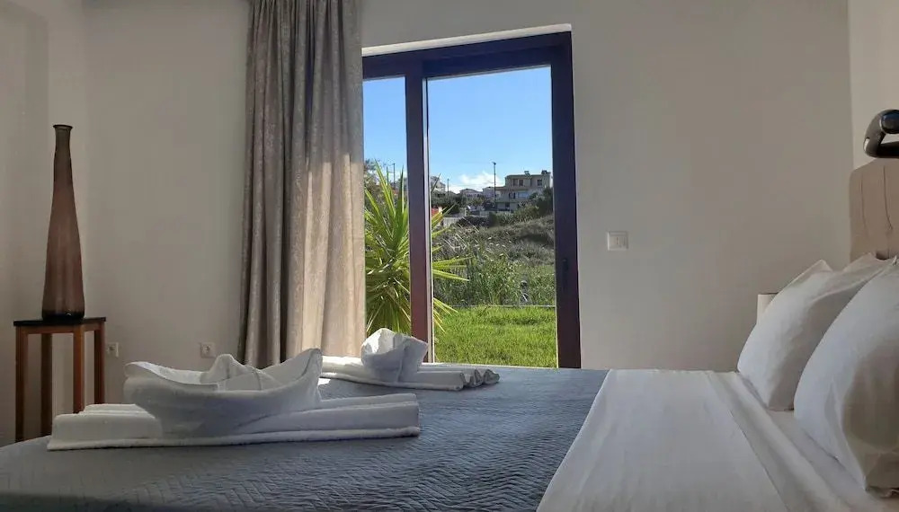 Photo - Odos Oneiron Tavronitis Bay