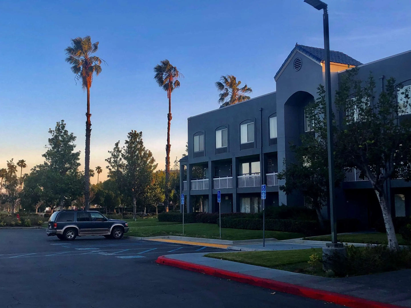 Photo - SureStay Hotel by Best Western Ontario Airport