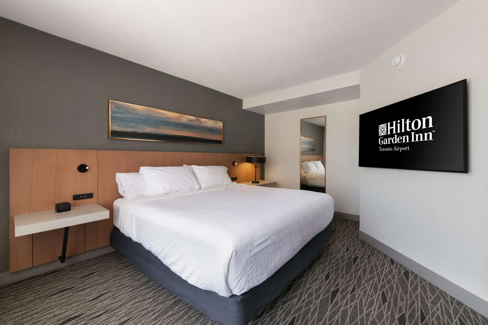 Photo - Hilton Garden Inn Toronto Airport