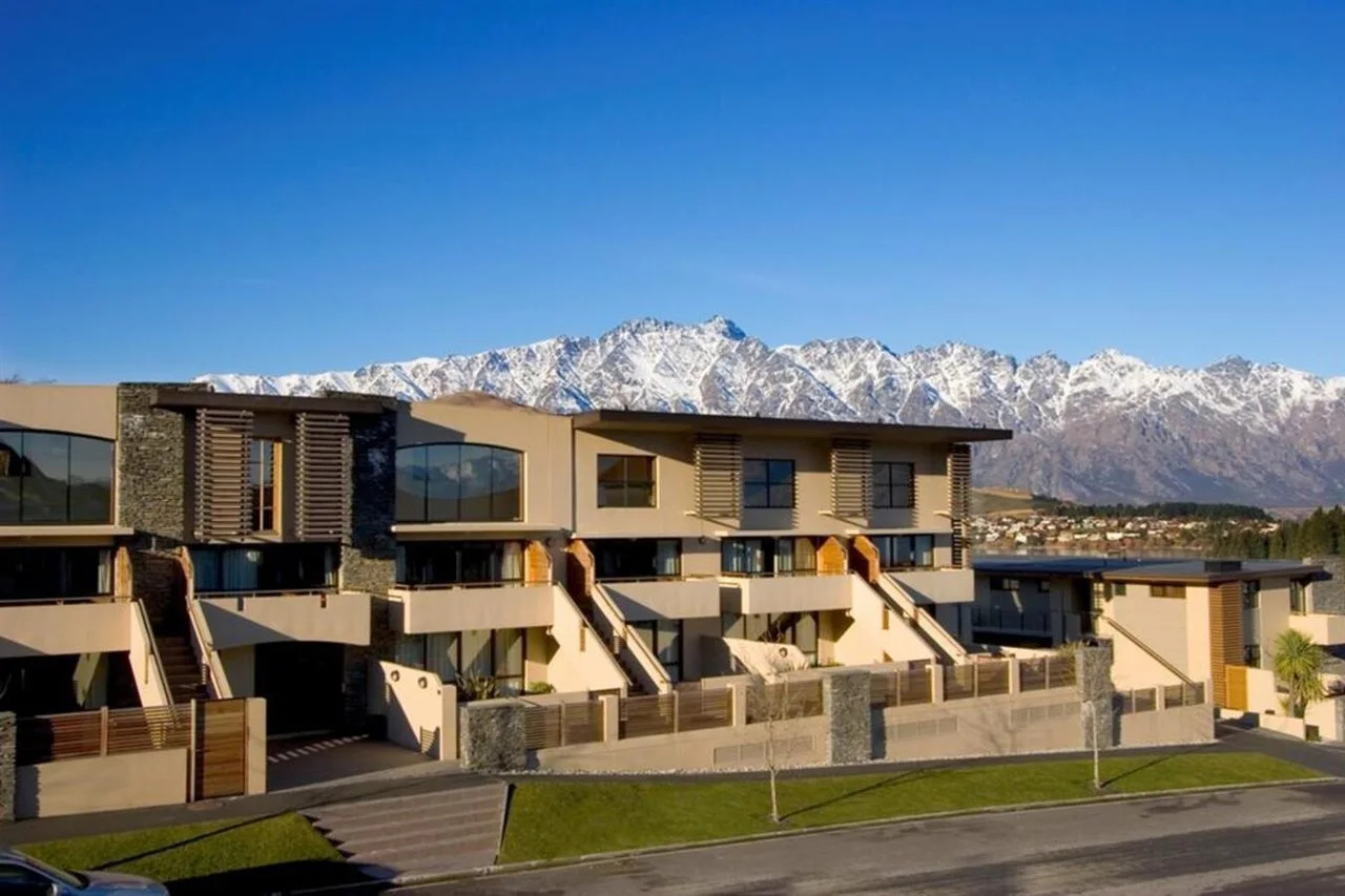 Photo - Garden Court Suites And Apartments