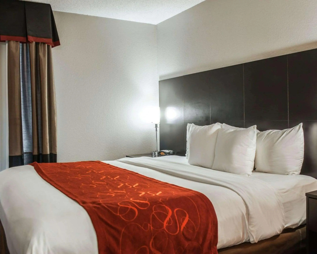 Photo - Comfort Suites Nashville Airport - BNA