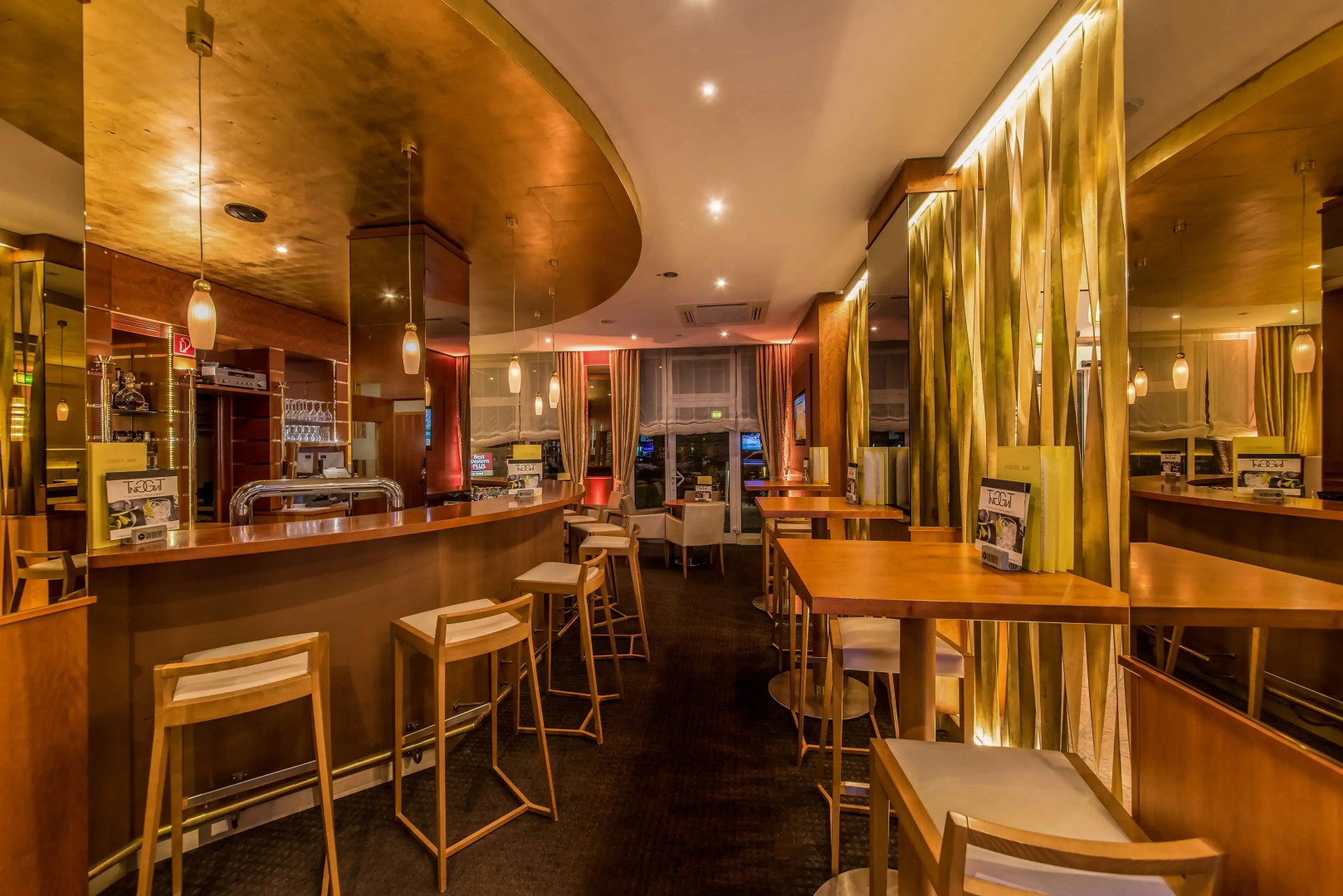 Photo - Best Western Plus Delta Park Hotel