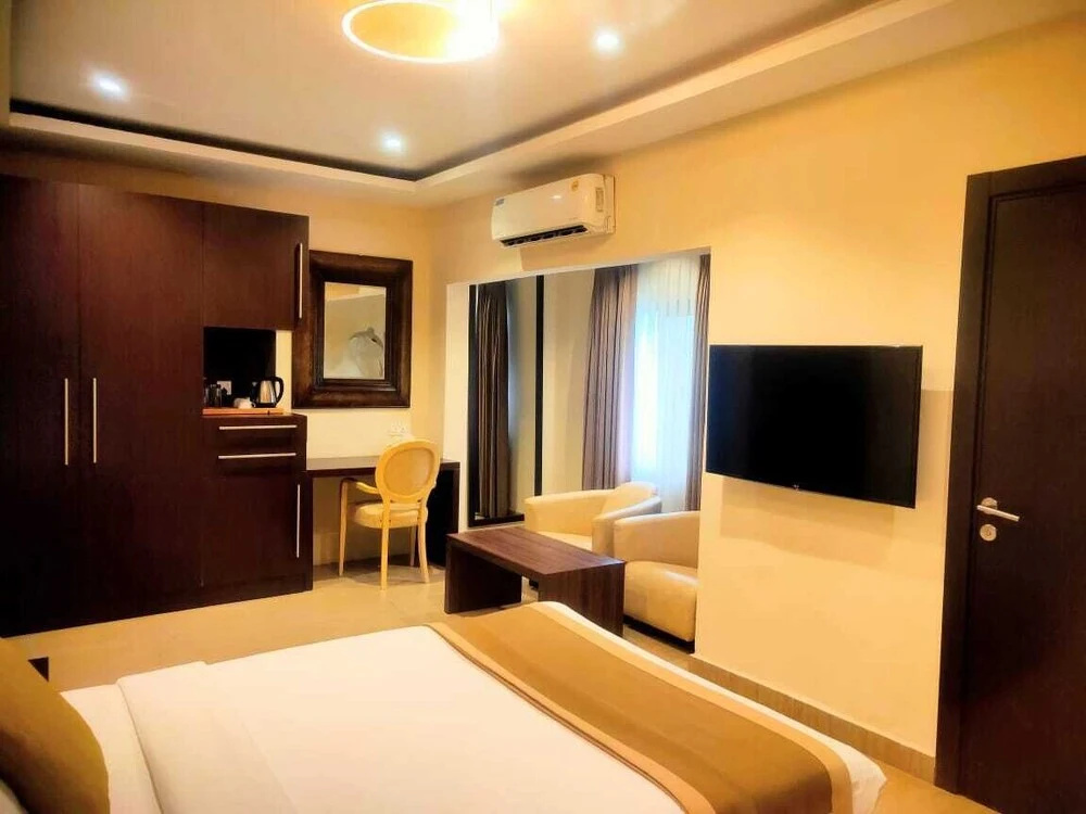 Photo - The Cabin Hotel