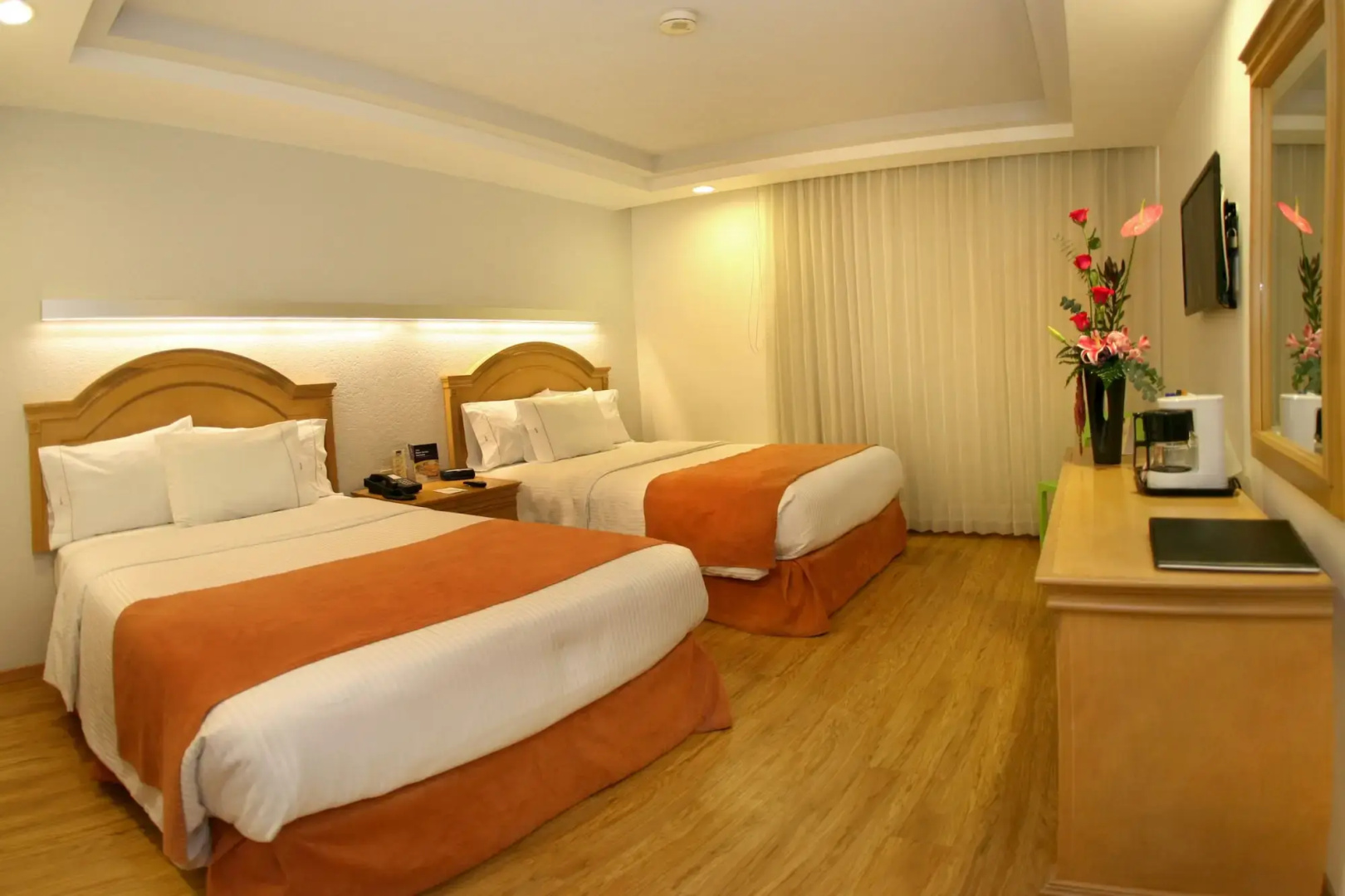Photo - Hotel Horizon and Convention Center