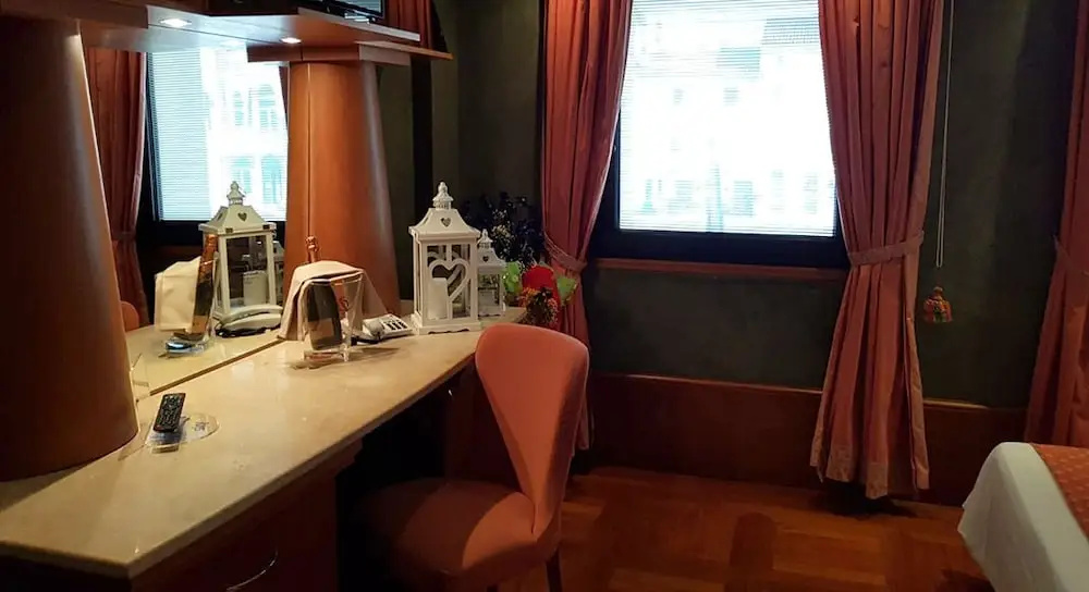 Photo - HR Hotel
