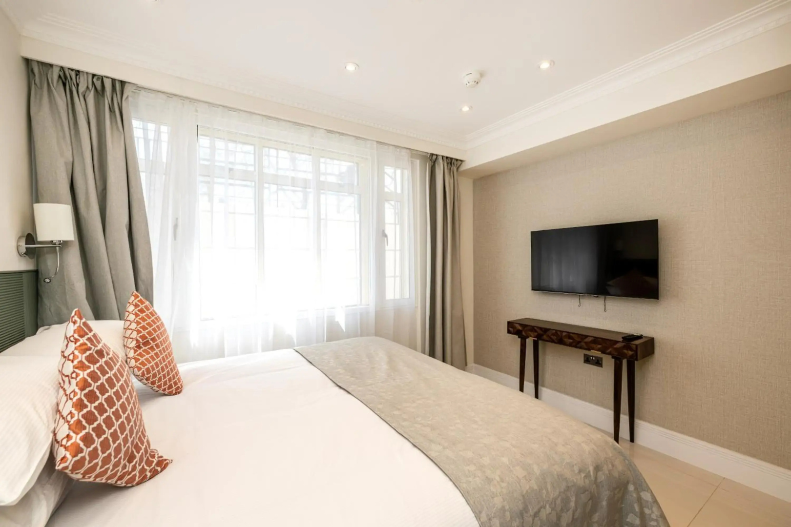 Photo - Fountain House Apartments - Hyde Park, London