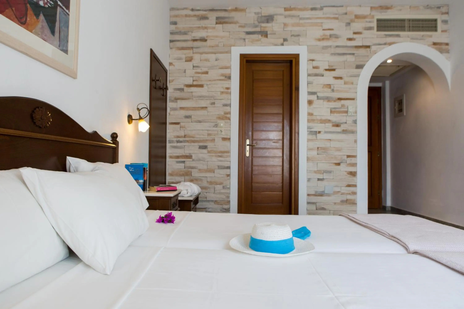 Photo - Plaza Beach Hotel