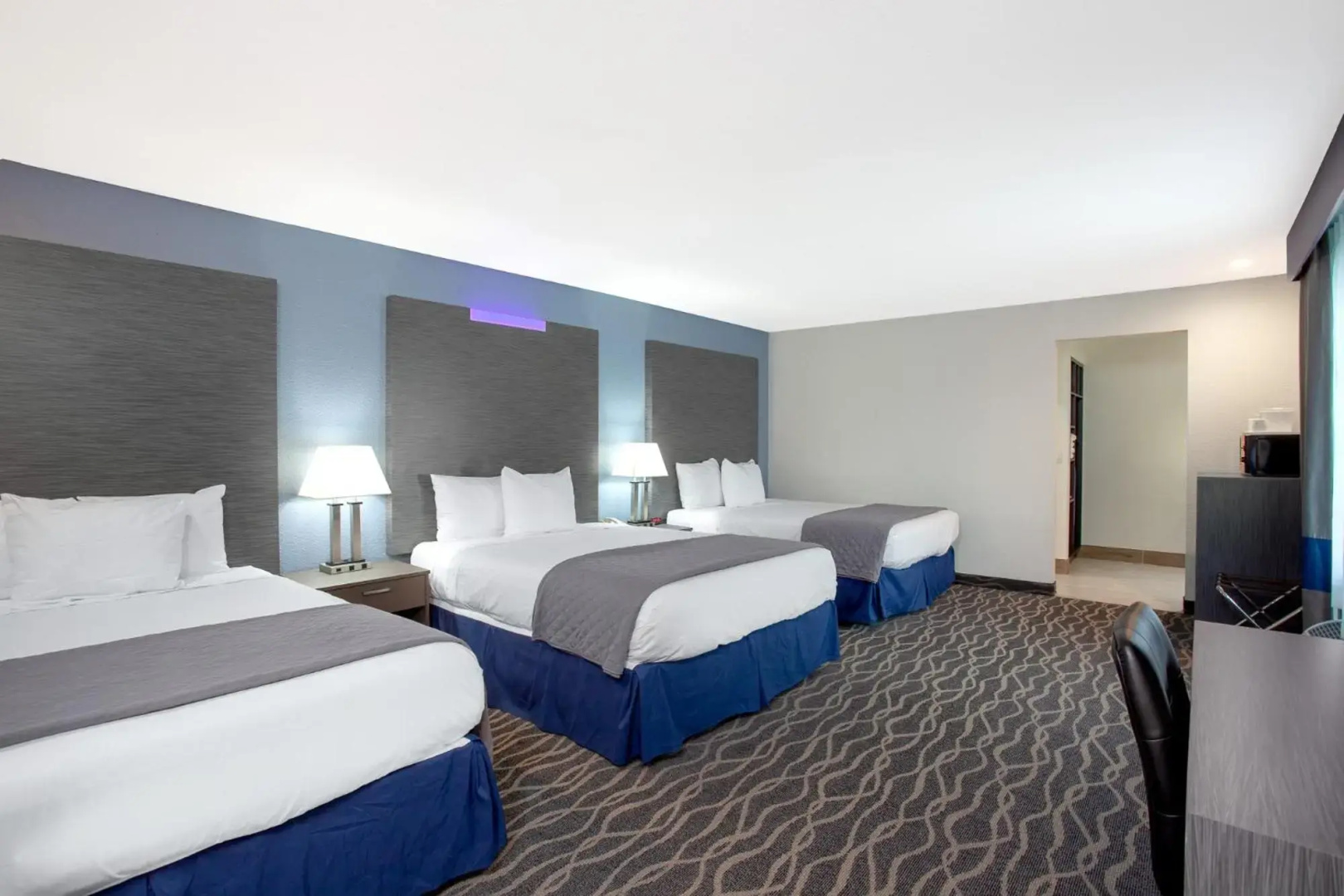 Photo - Travelodge Inn & Suites by Wyndham Anaheim on Disneyland Dr