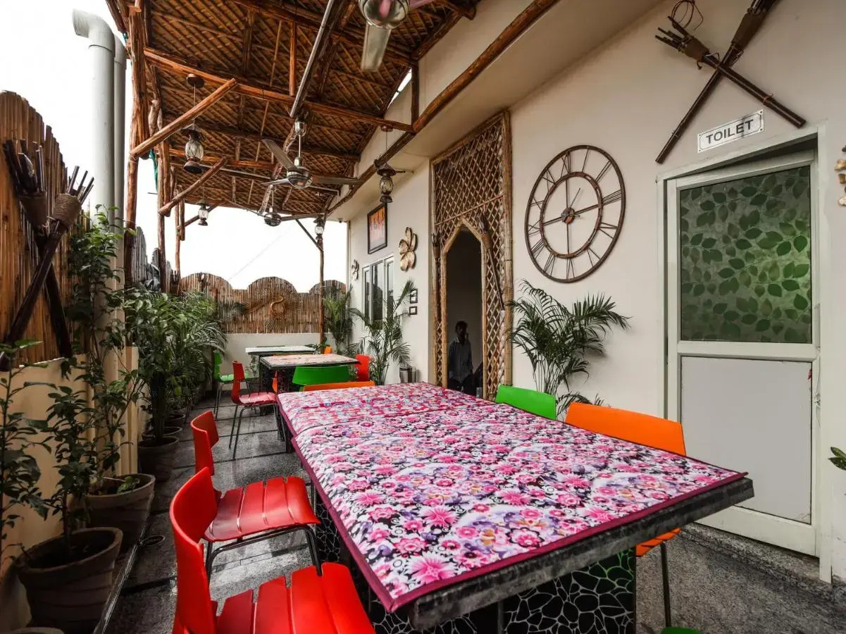 Photo - Hotel Dollar Inn