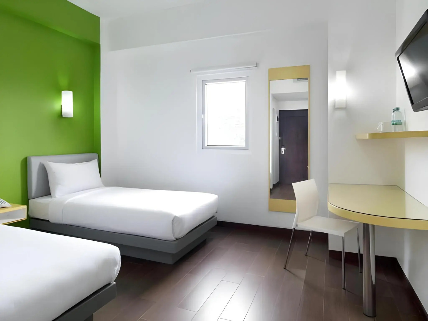 Foto - Amaris Hotel Bekasi Barat
