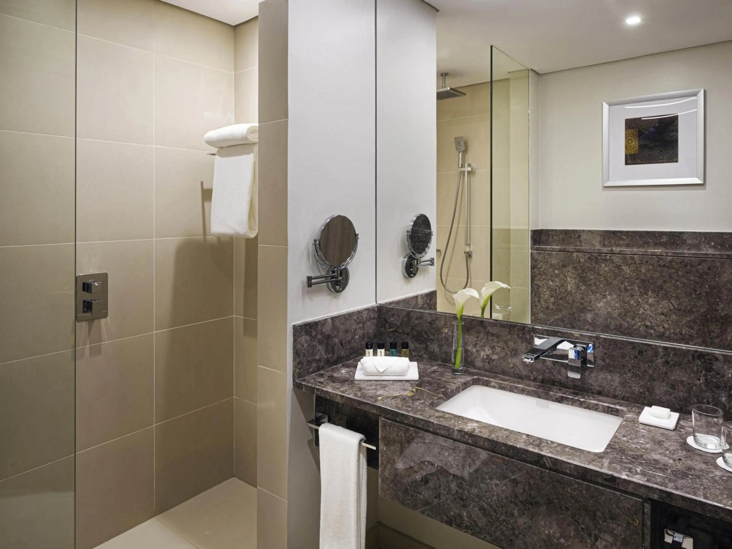 Photo - Mövenpick Hotel Tahlia Jeddah