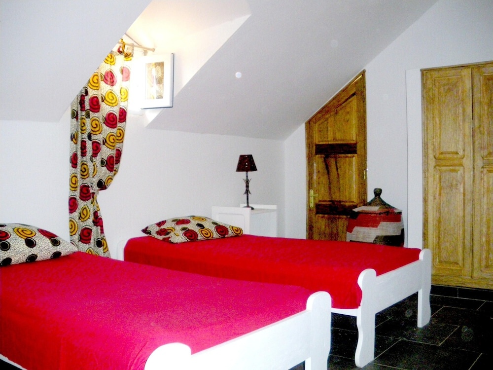 Villa With 3 Bedrooms in Saly, With Pool Access, Enclosed Garden and W