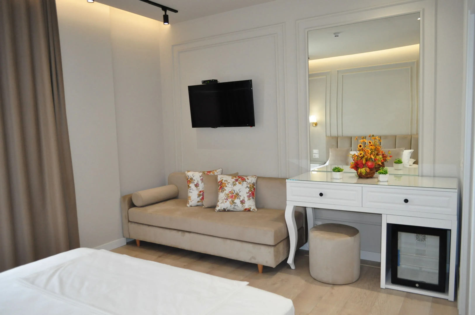 Photo - Seaside Hotel