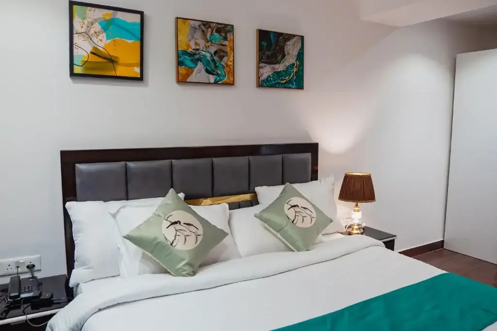 Photo - Saltstayz Select - Malcha & Chankyapuri