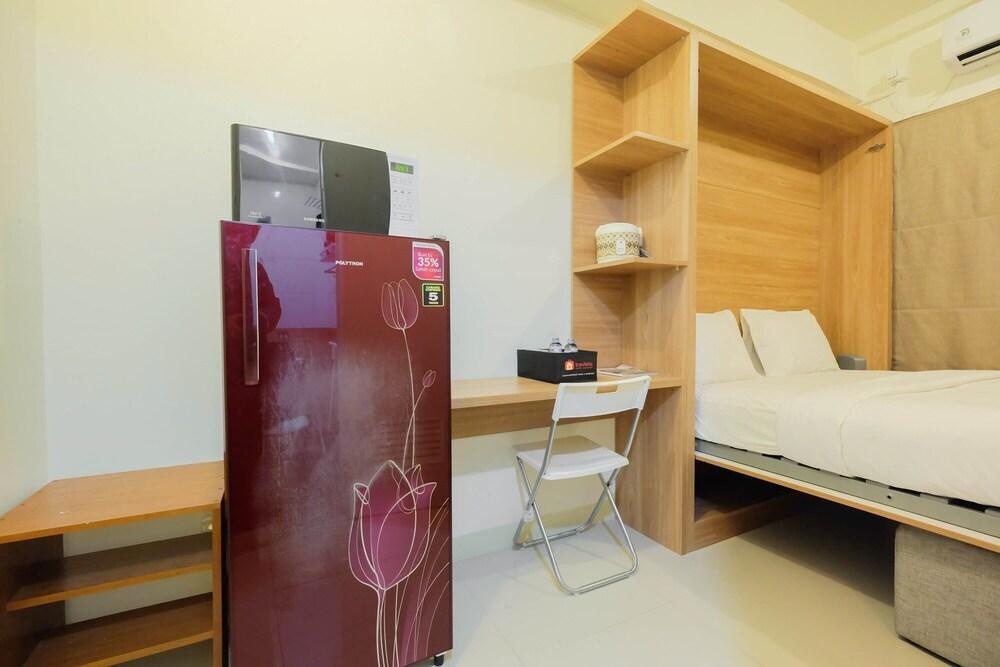 Modern Studio Apartment 26th on Top of Green Pramuka Mall
