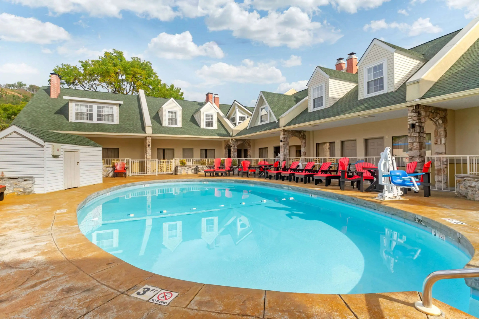 Photo - Econo Lodge Inn & Suites Gatlinburg at the Convention Center