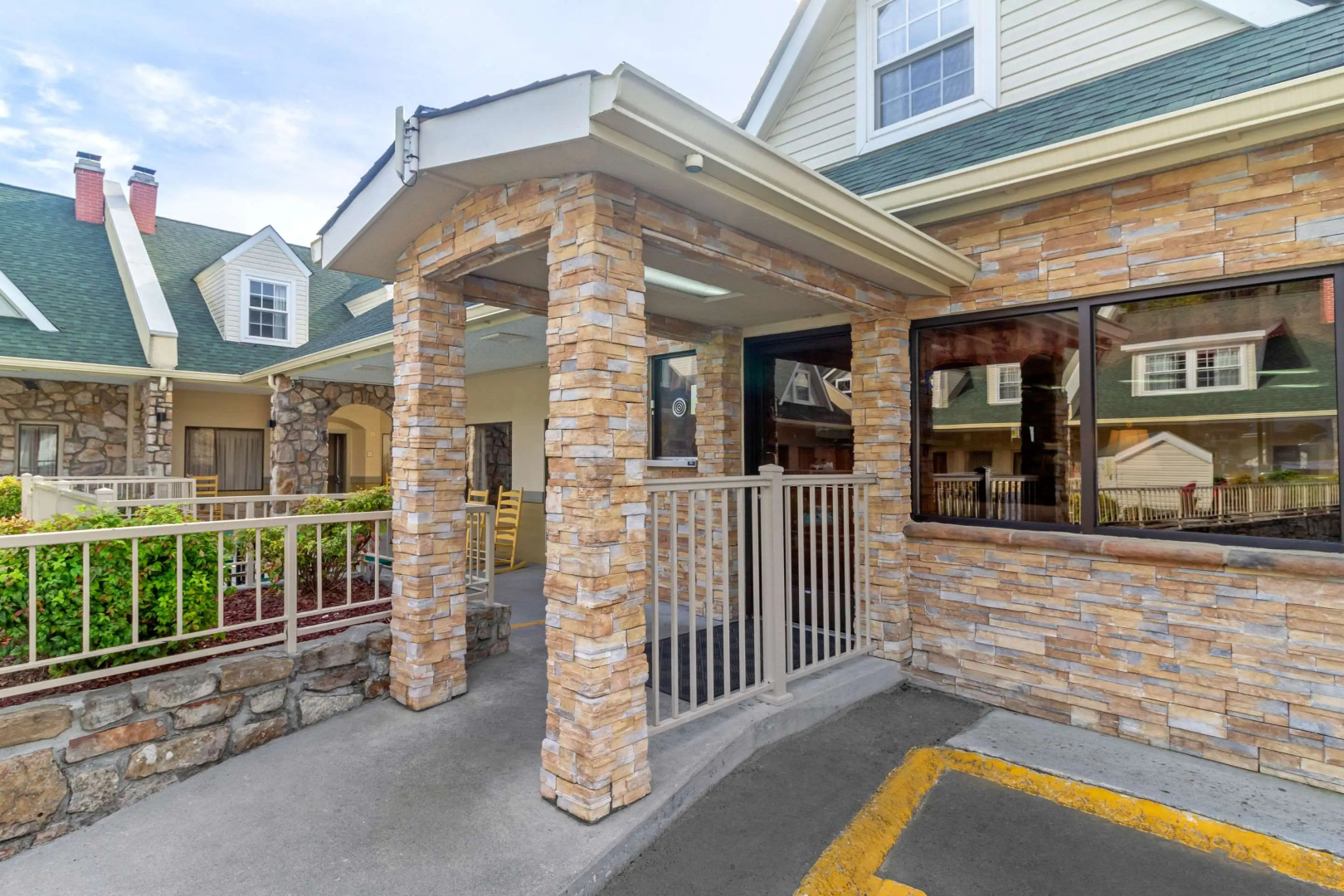 Photo - Econo Lodge Inn & Suites Gatlinburg at the Convention Center