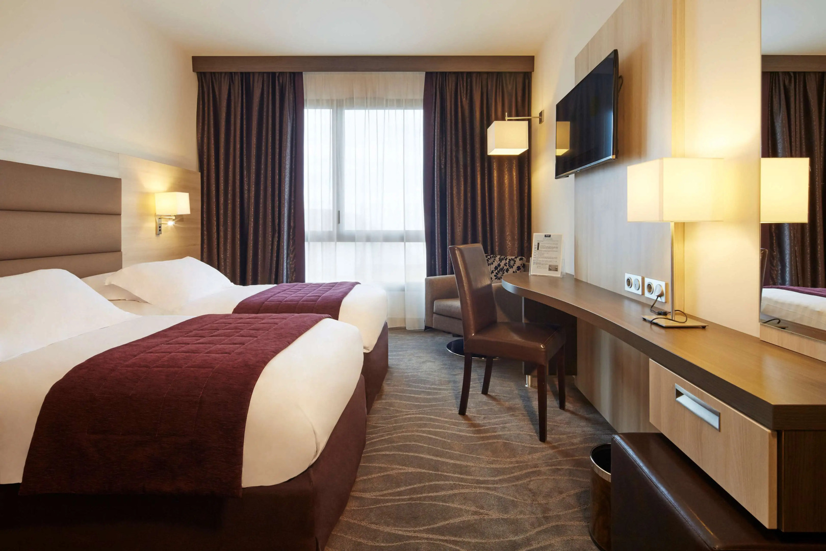 Foto - Kyriad Prestige Lyon Est - Saint Priest Eurexpo Hotel and SPA