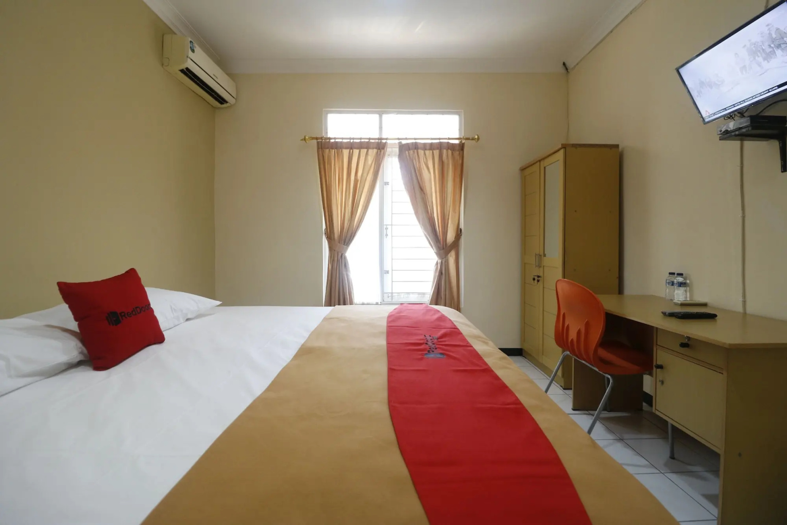 Foto - RedDoorz @ Jalan Gatot Subroto Jakarta