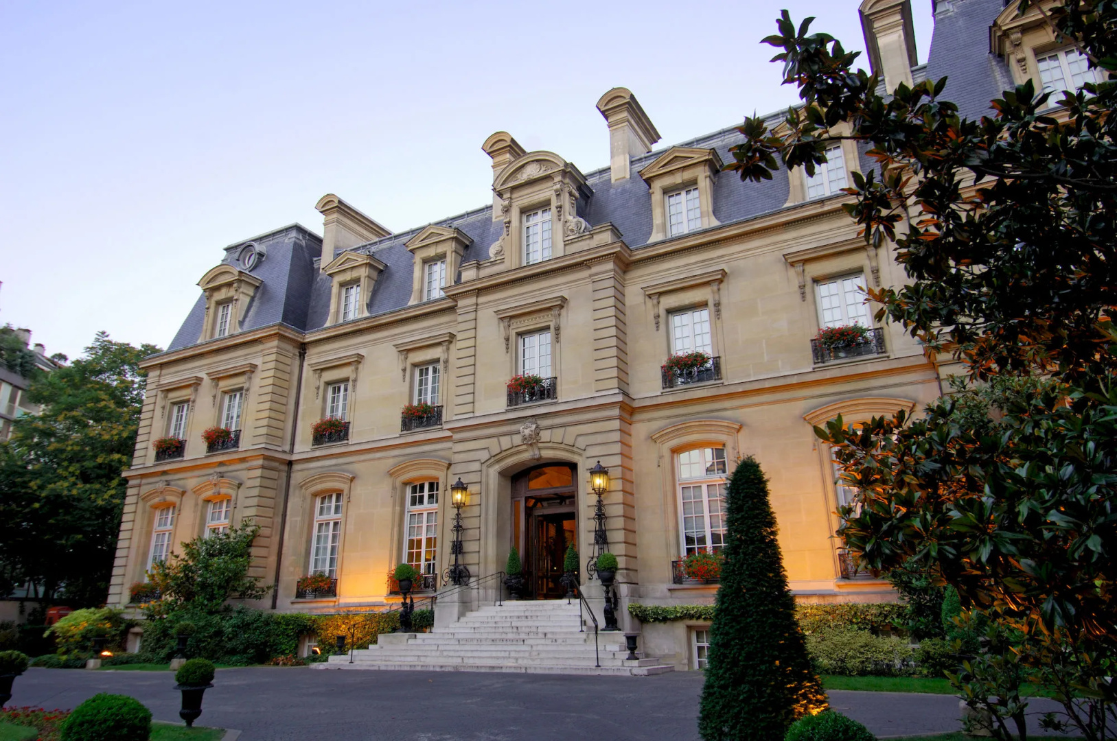 Photo - Saint James Paris