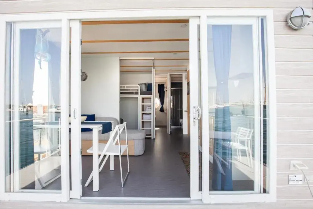 Photo - House Boat Rimini Resort