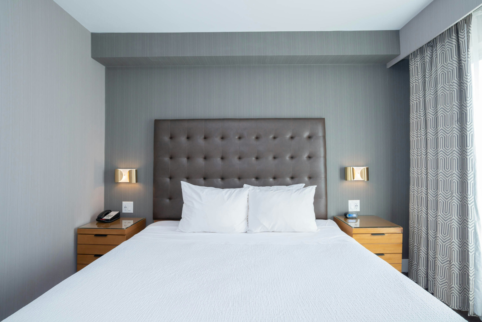 Photo - Sandman Hotel Hamilton
