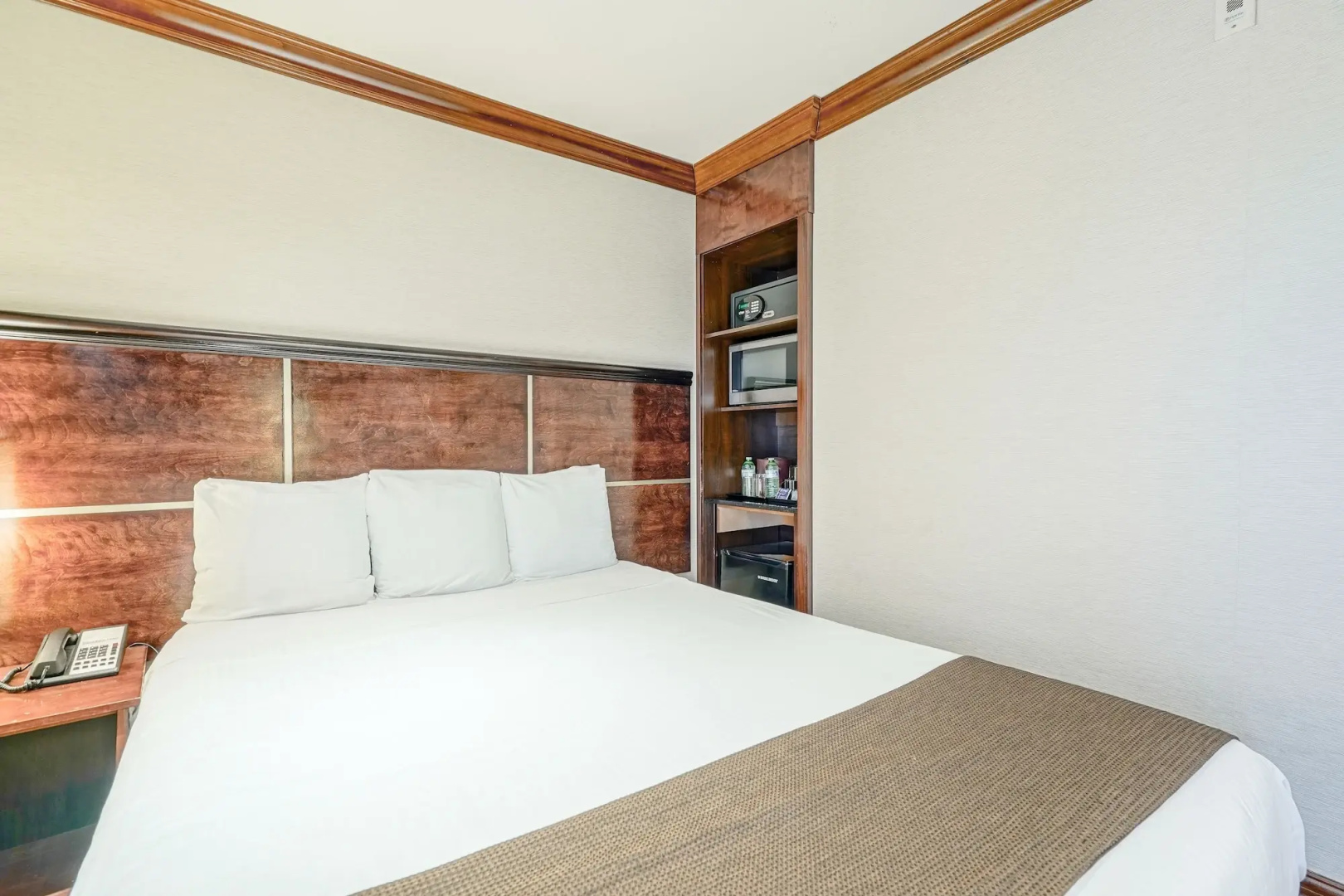 Photo - Woodbine Hotel & Suites