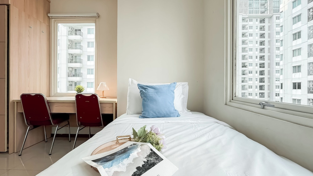 Nice And Cozy 3Br Apartment At Thamrin Residence