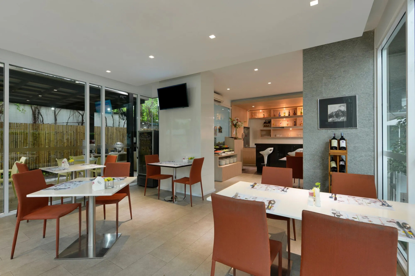 Photo - Hotel Amber Sukhumvit 85