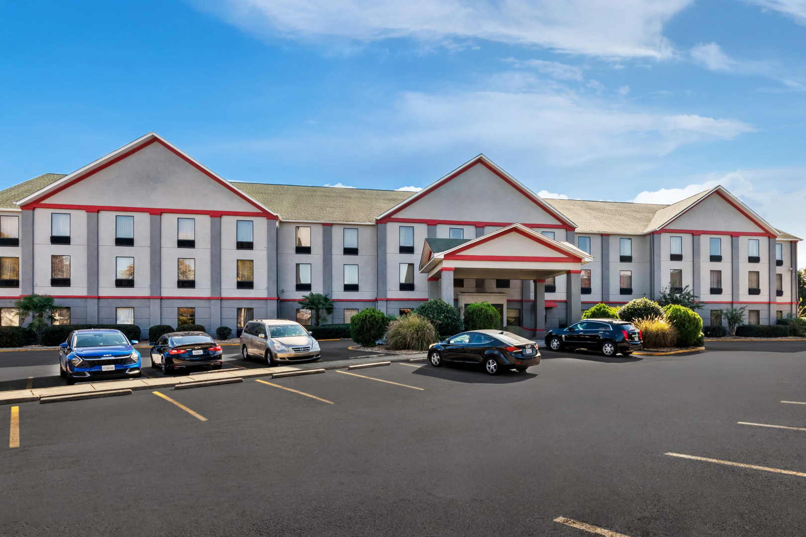 Photo - Red Roof PLUS+ & Suites Atlanta Airport South