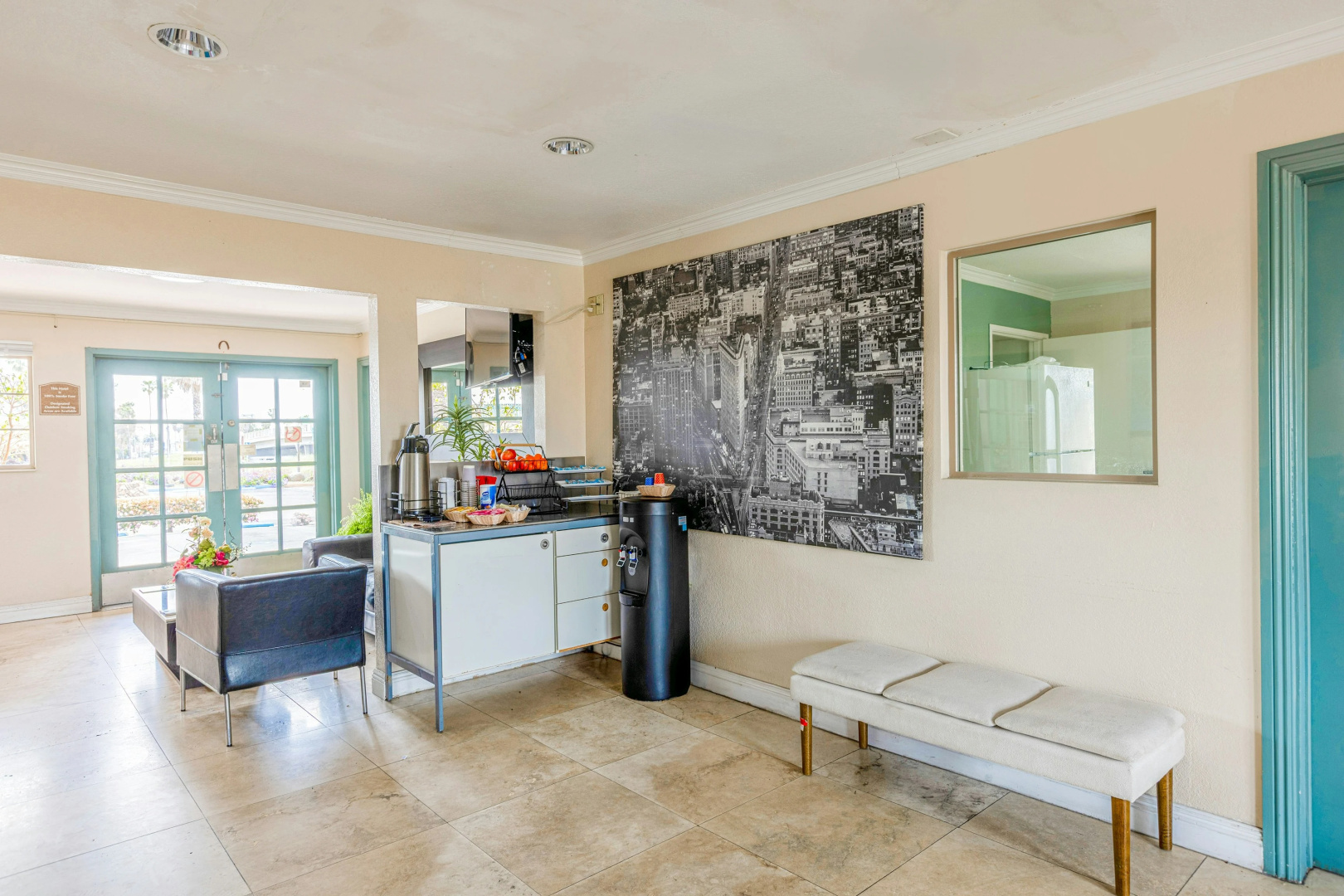 Photo - Hotel Avenida - Oceanside Camp Pendleton