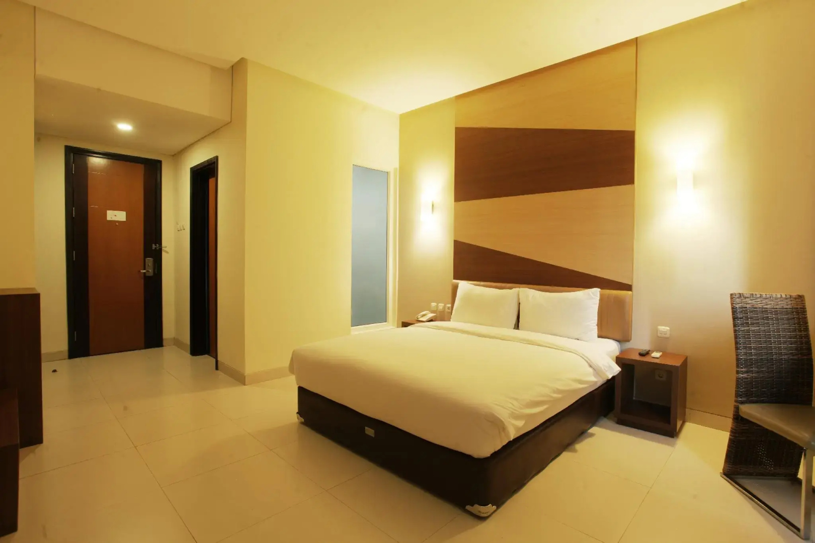 Photo - Lynt Hotel Jakarta
