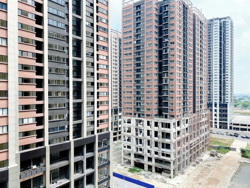 Clean And Homey 2Br At Meikarta Apartment