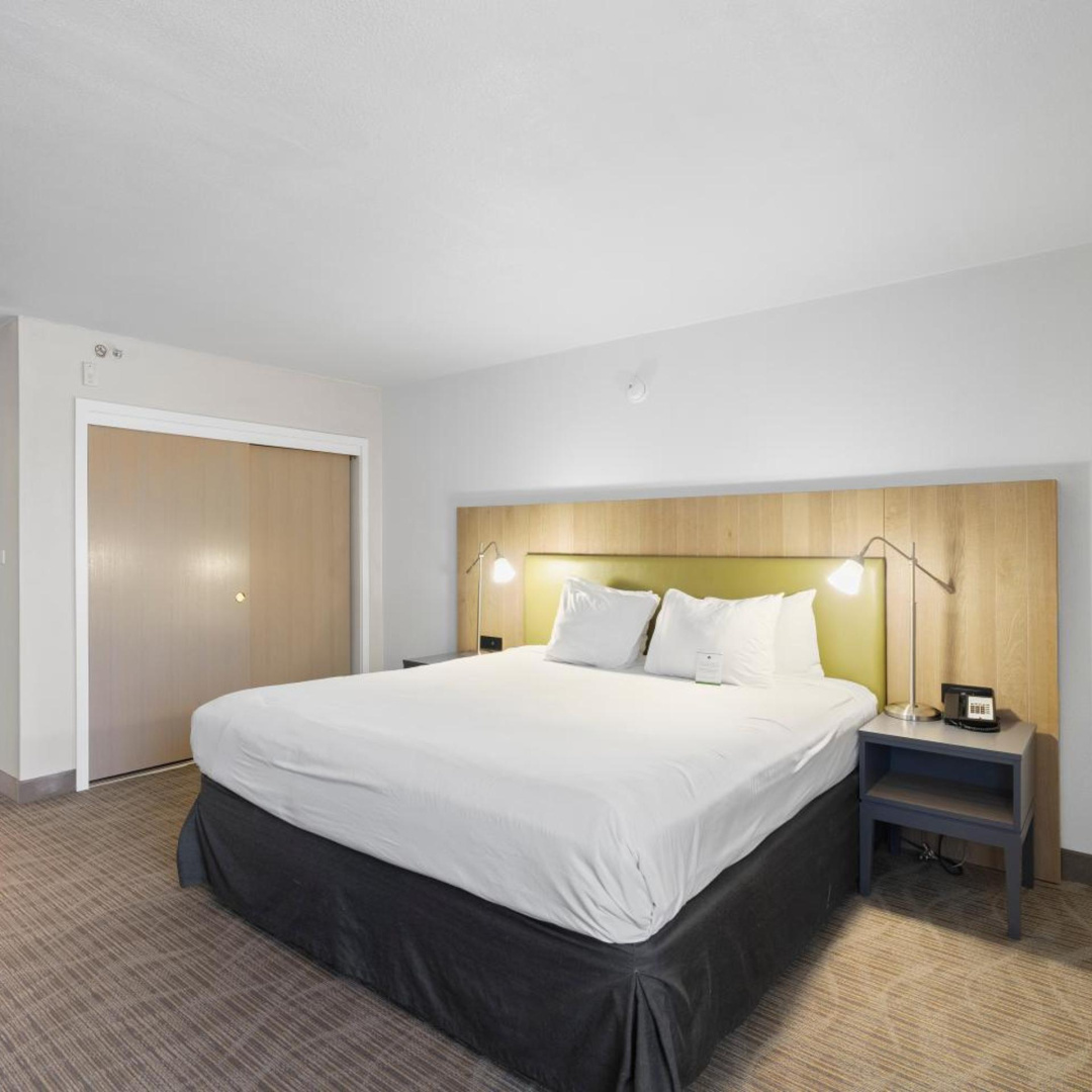 Photo - GreenTree Inn & Suites Phoenix Sky Harbor