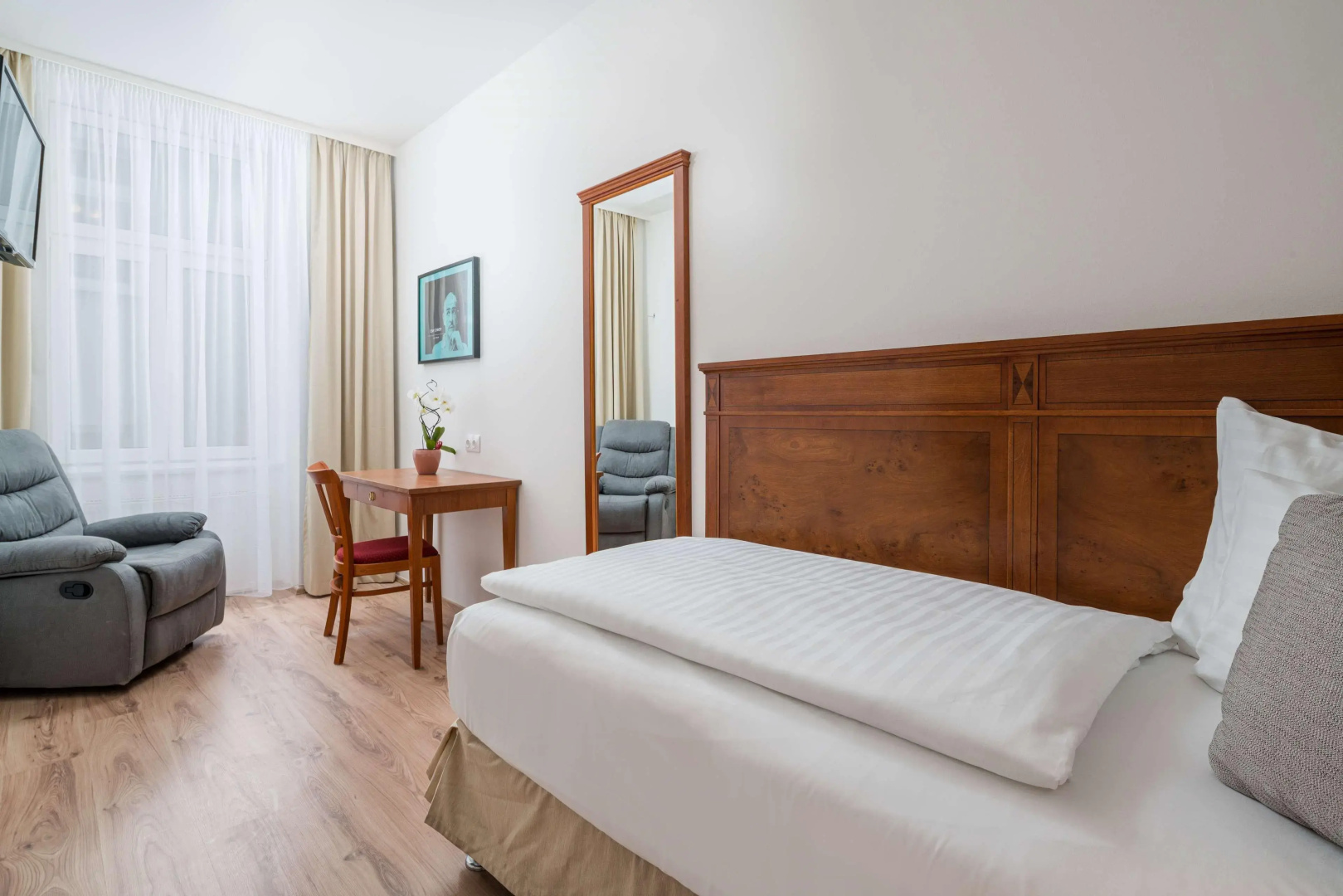 Photo - Best Western Plus Celebrity Suites