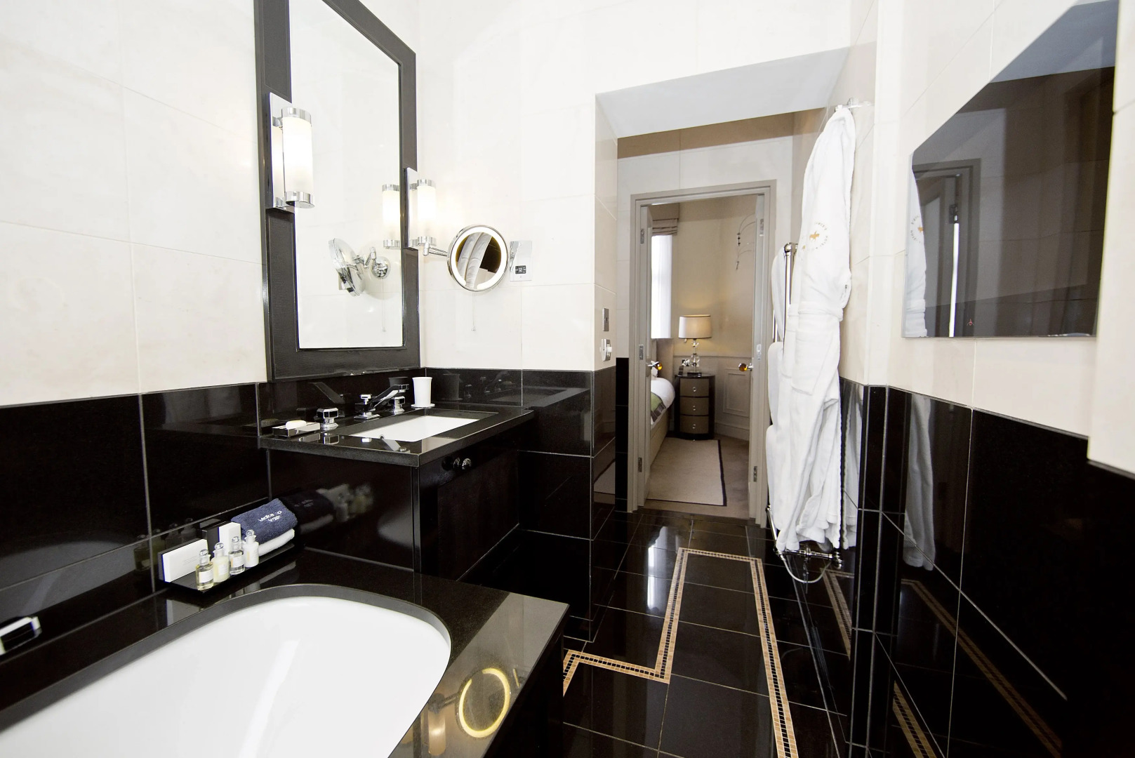 Photo - Althoff St James's Hotel & Club London