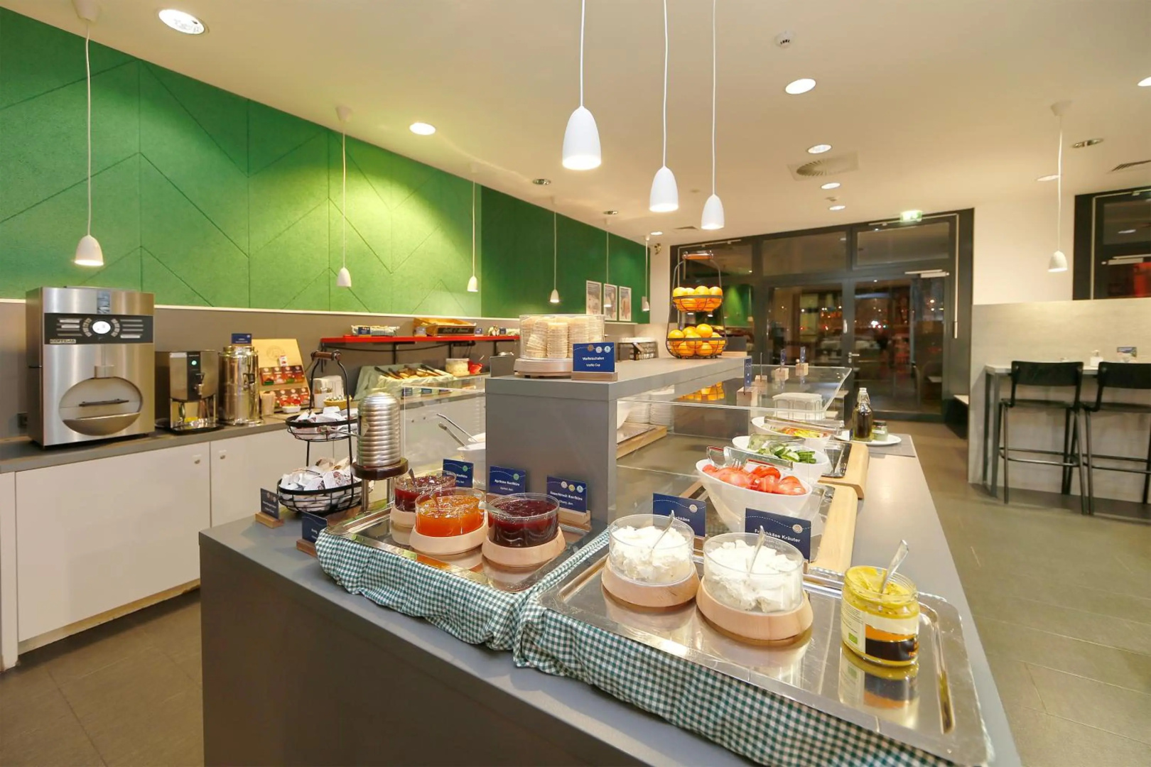 Photo - MEININGER Hotel Berlin Hauptbahnhof