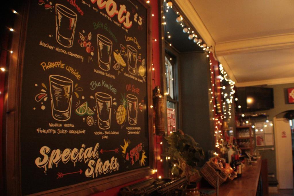 Photo - Palmers Lodge Swiss Cottage