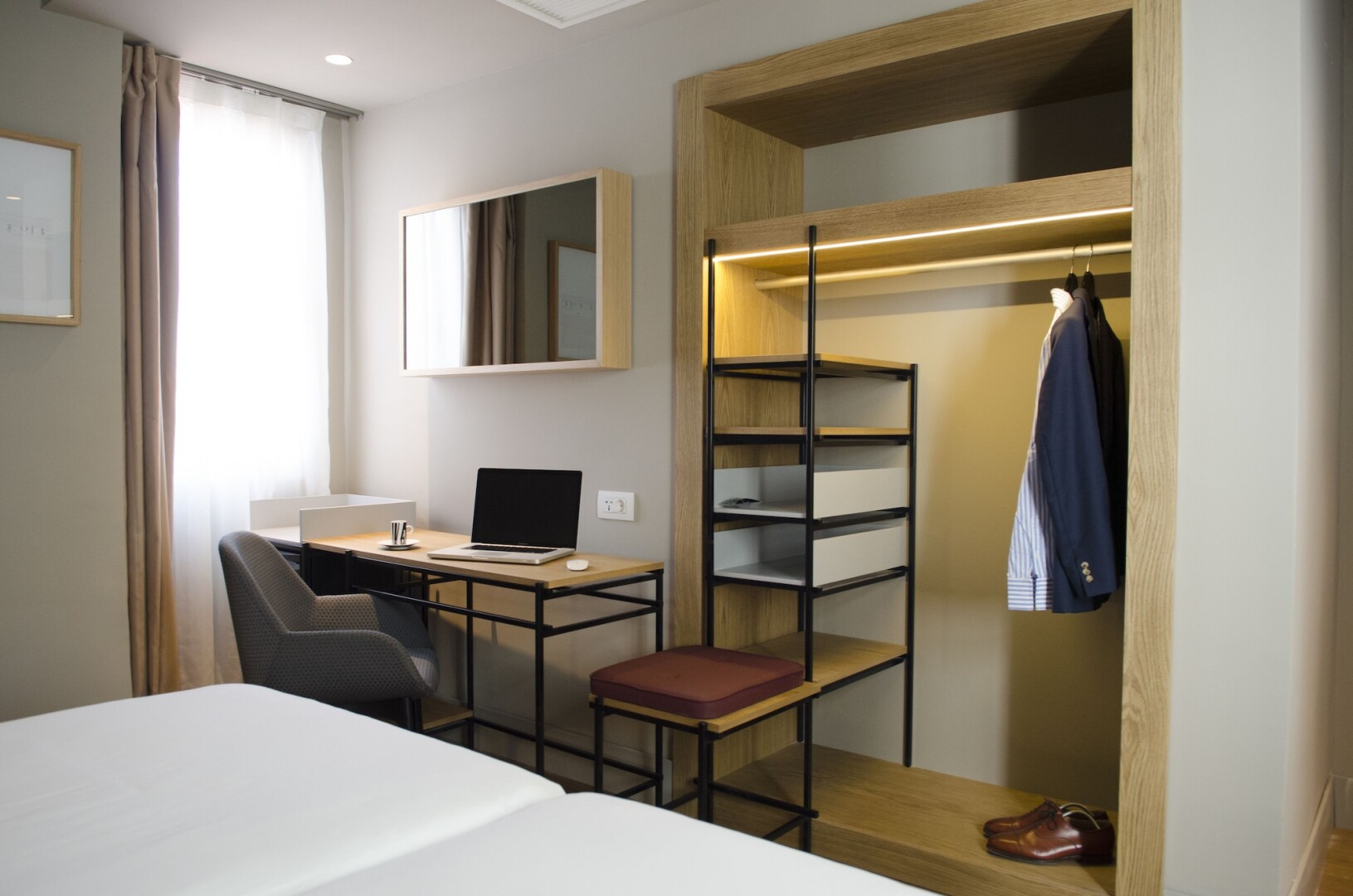 Photo - One Shot Colón