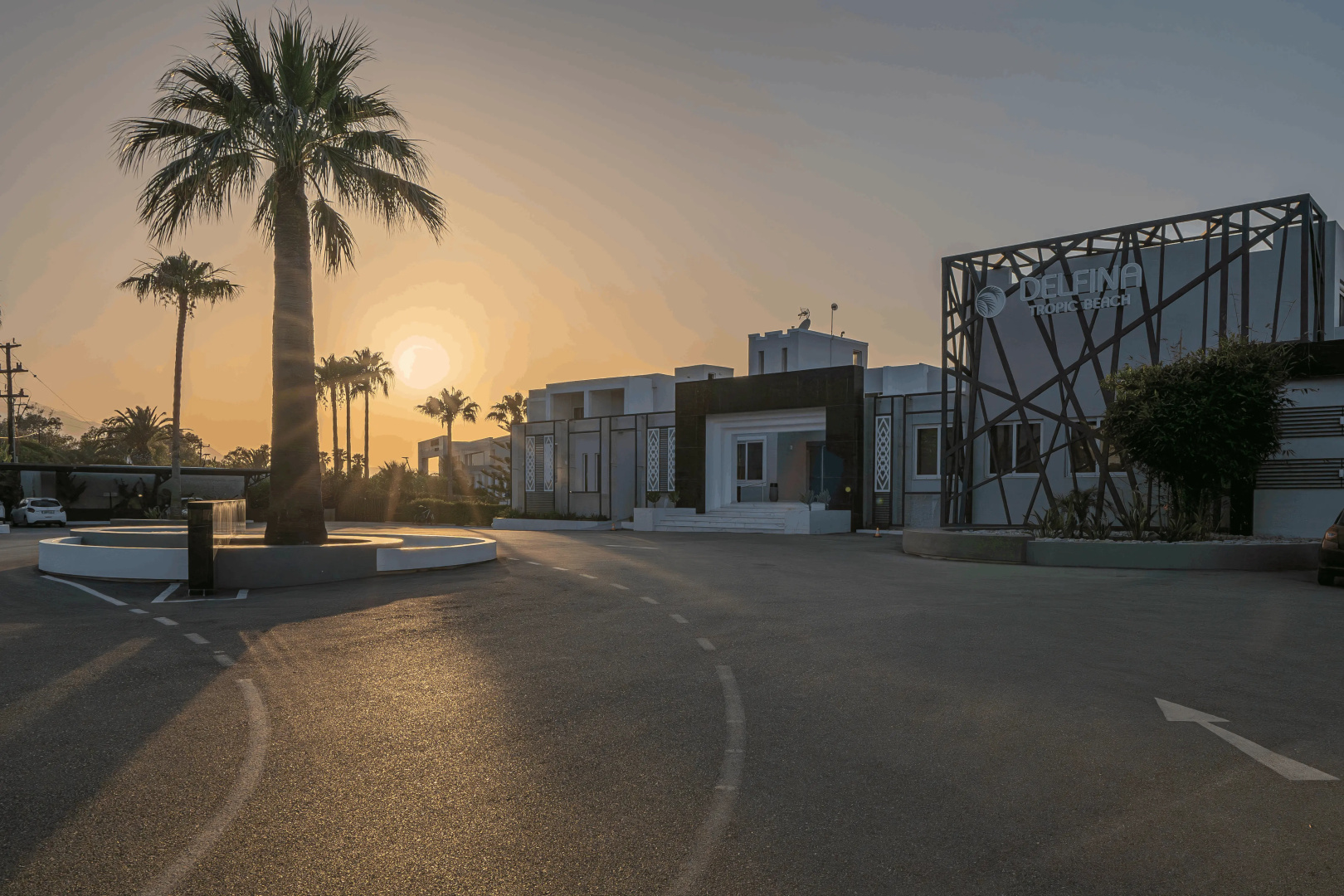 Photo - Delfina Tropic Beach