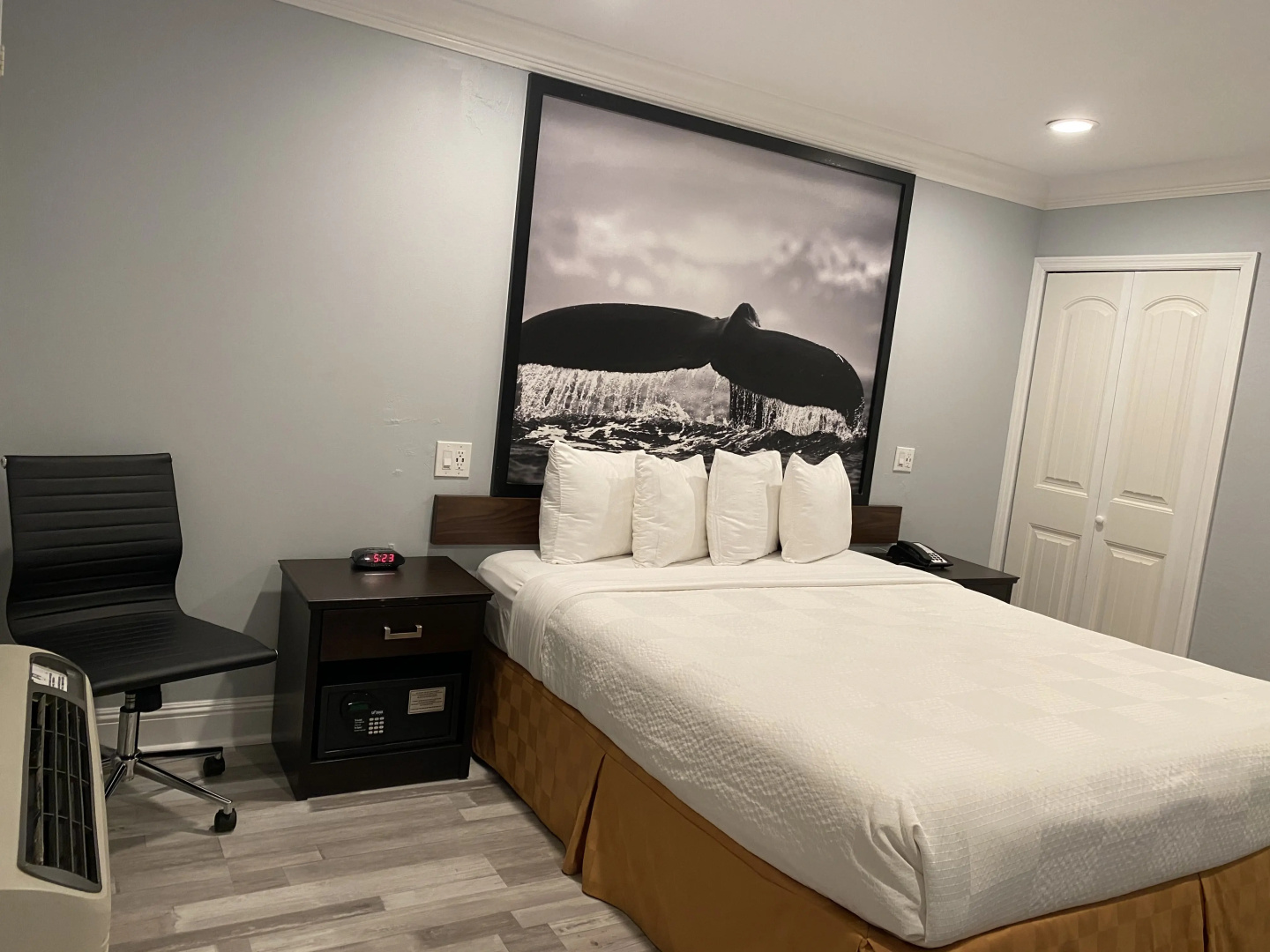 Photo - Aura Inn Monterey