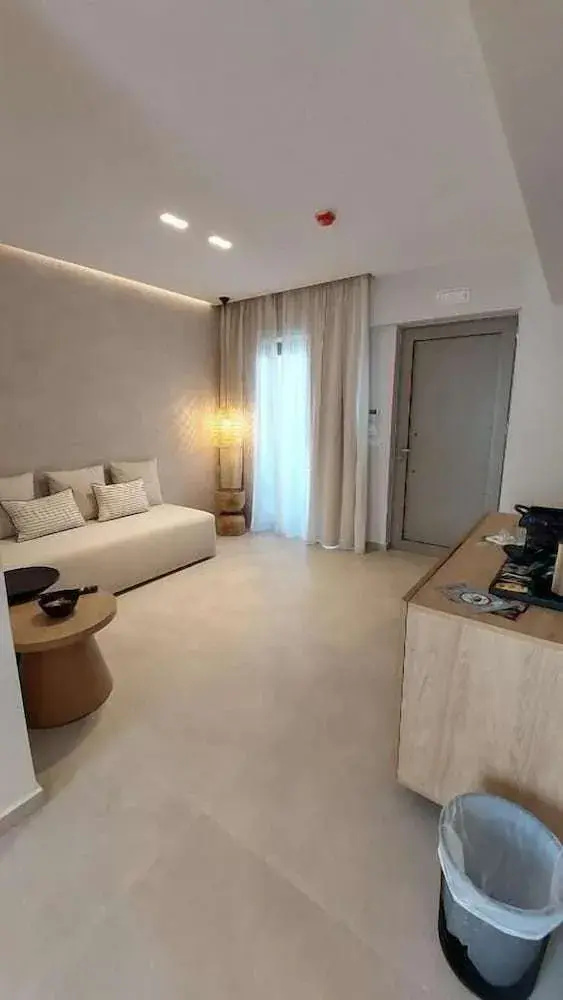 Photo - Niriides Palace